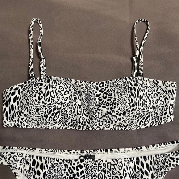 Kendall + Kylie Bikini Set - Picture 4 of 4